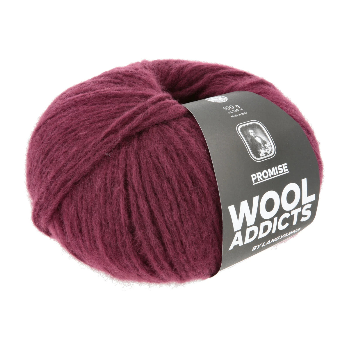 Lang Yarns Promise in kleur Wine 0062, bol garen met Wool Addicts-banderol op een witte achtergrond.